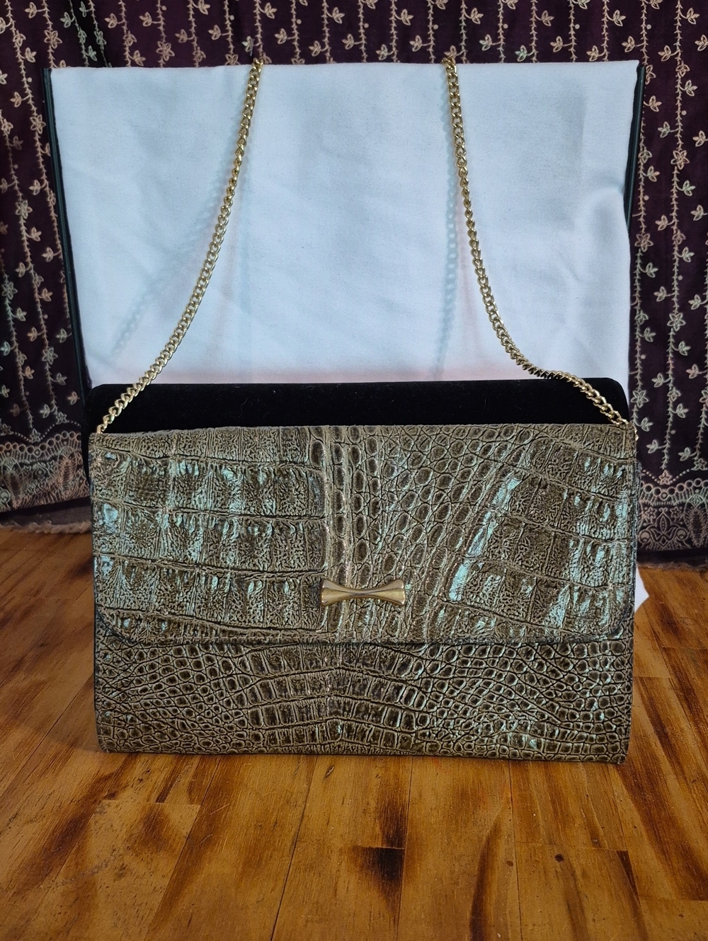 Olive Green Croc-Embossed Chain Shoulder Bag